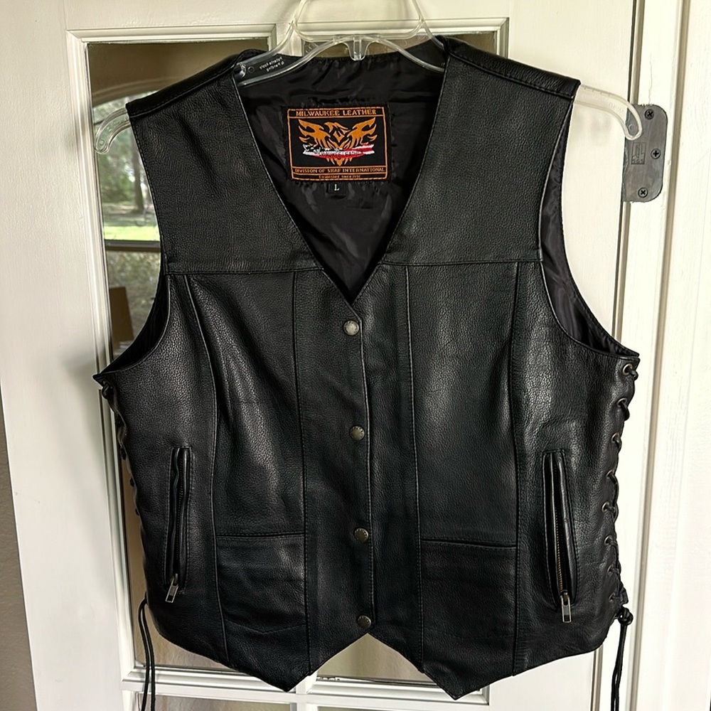 EUC ladies leather motorcycle vest
